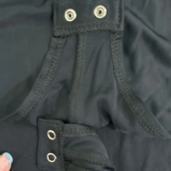 FARM Rio Black Cutout Long Sleeve Bodysuit NWOT Large - Picture 15 of 15